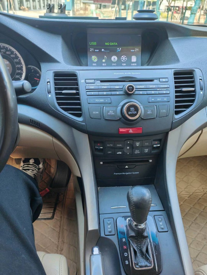 武汉13年本田思铂睿4