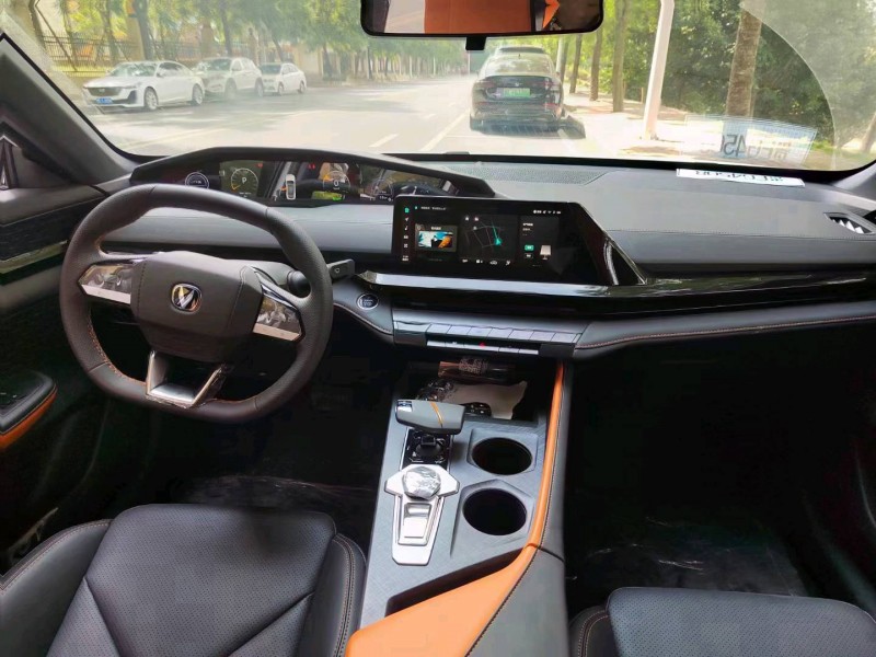 安順23年長安汽車UNI-V3
