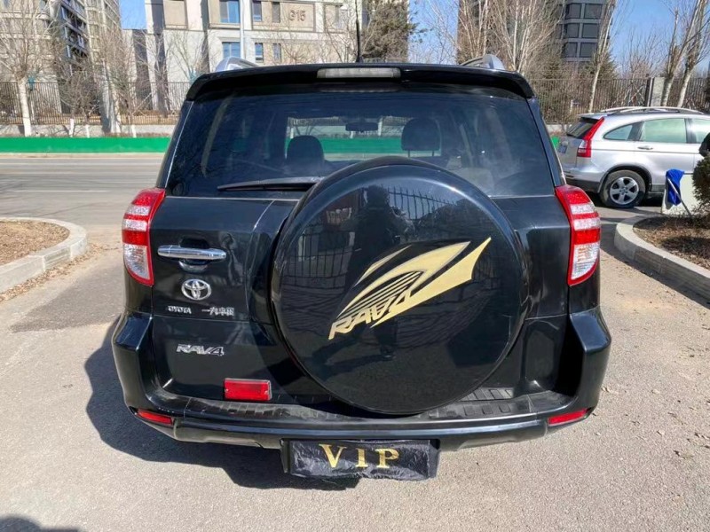 沈阳13年丰田RAV44