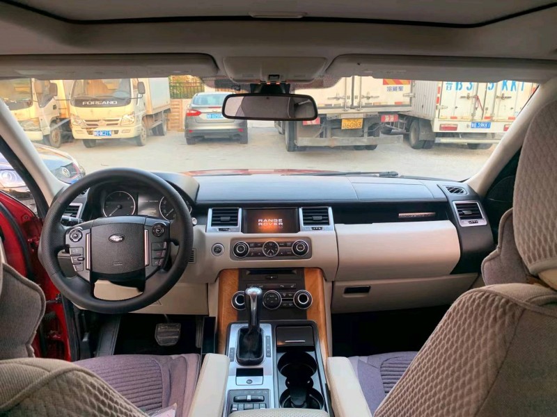 青岛12年路虎揽胜运动7