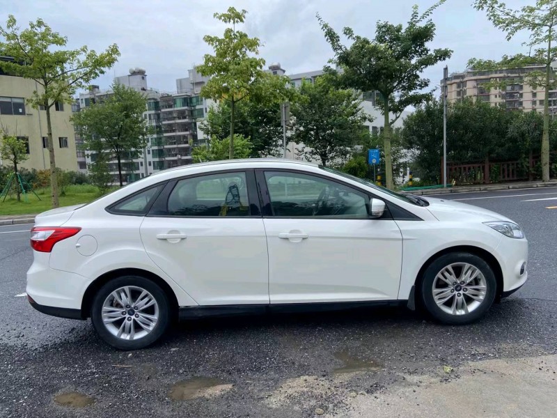 广州15年福特福克斯8