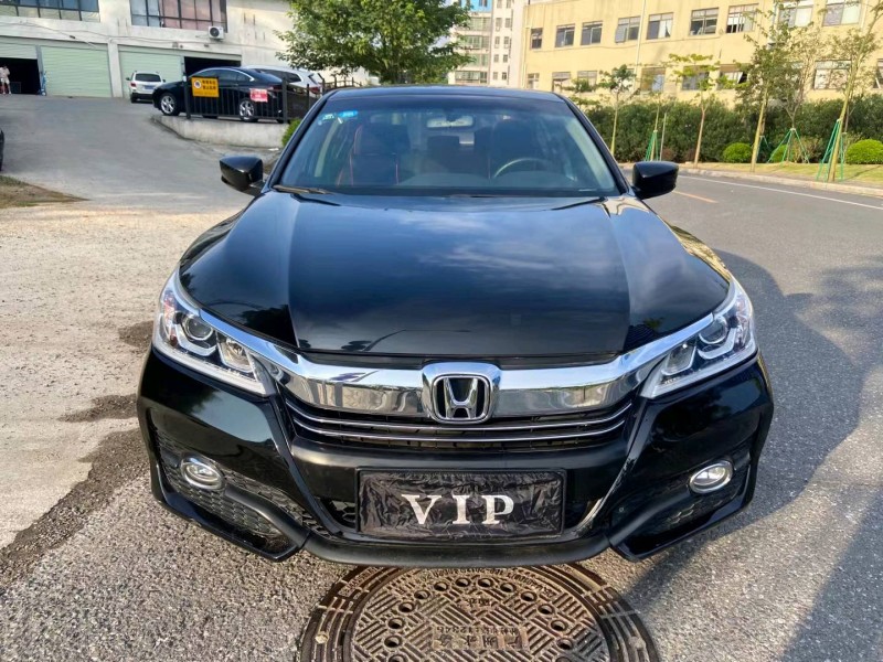 广州17年本田雅阁1