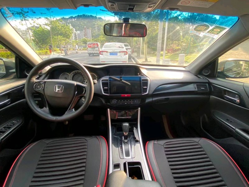 广州17年本田雅阁4