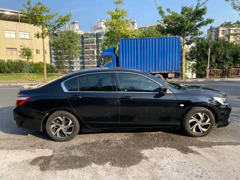 广州17年本田雅阁7