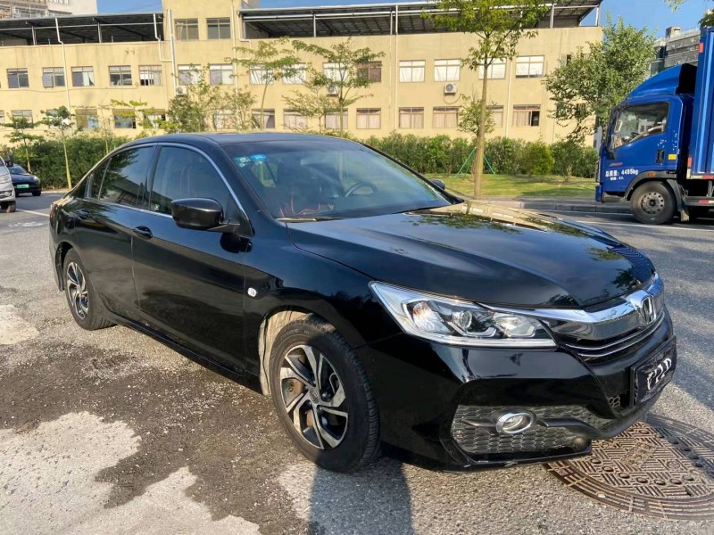 广州17年本田雅阁8