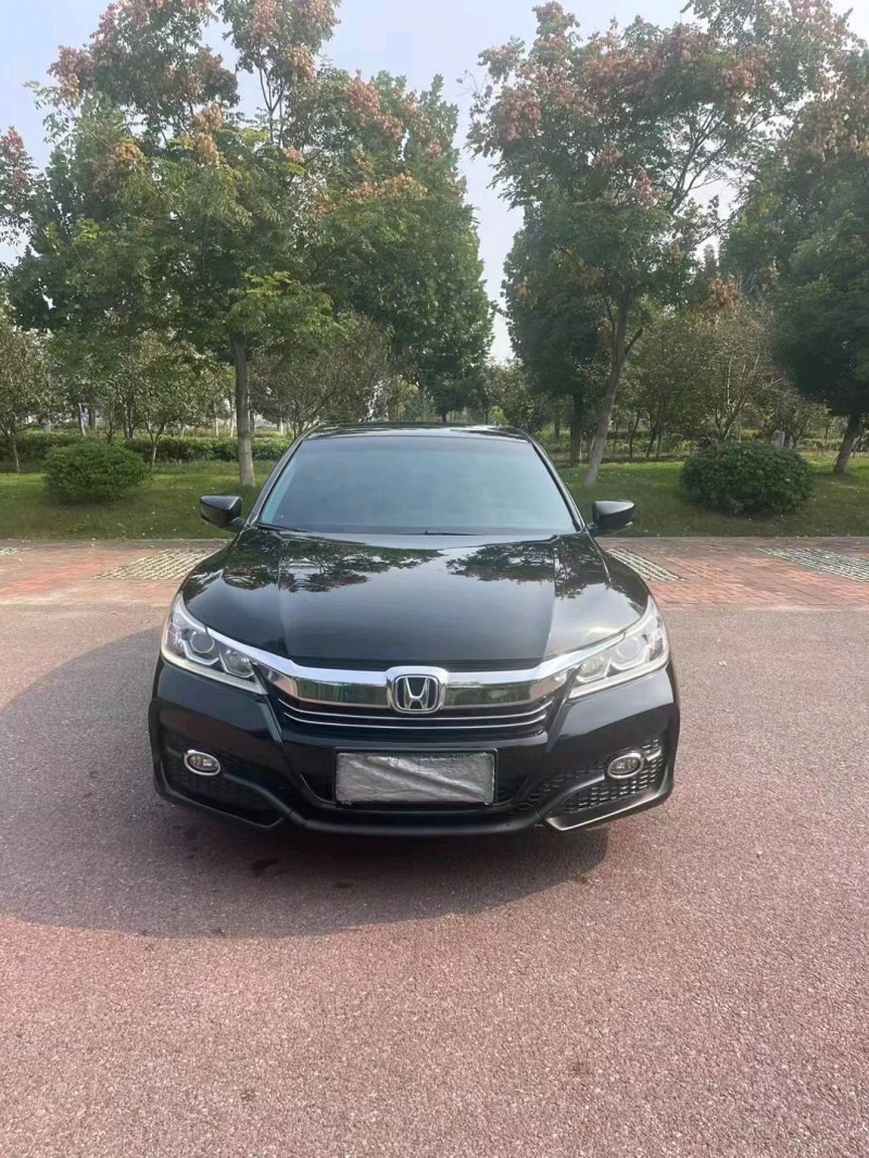 徐州16年本田雅阁1