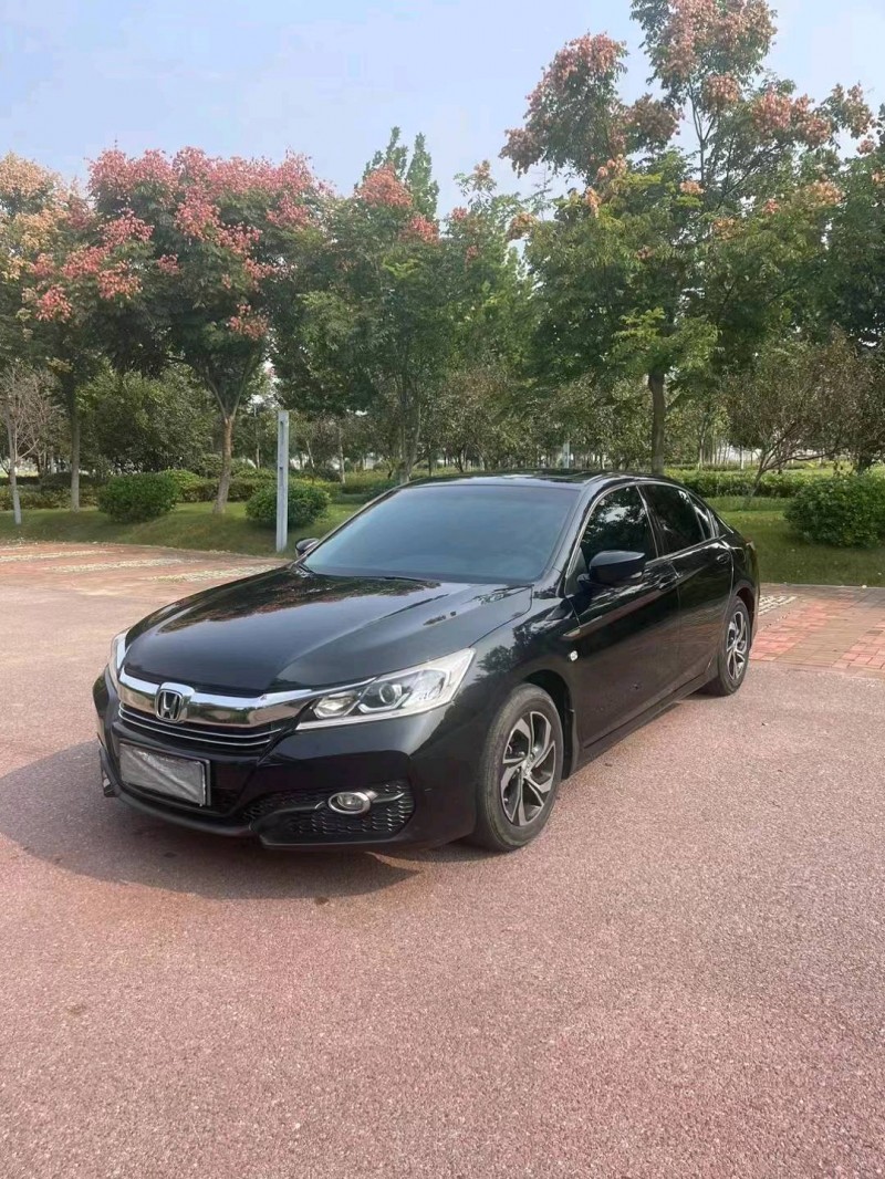 徐州16年本田雅阁2