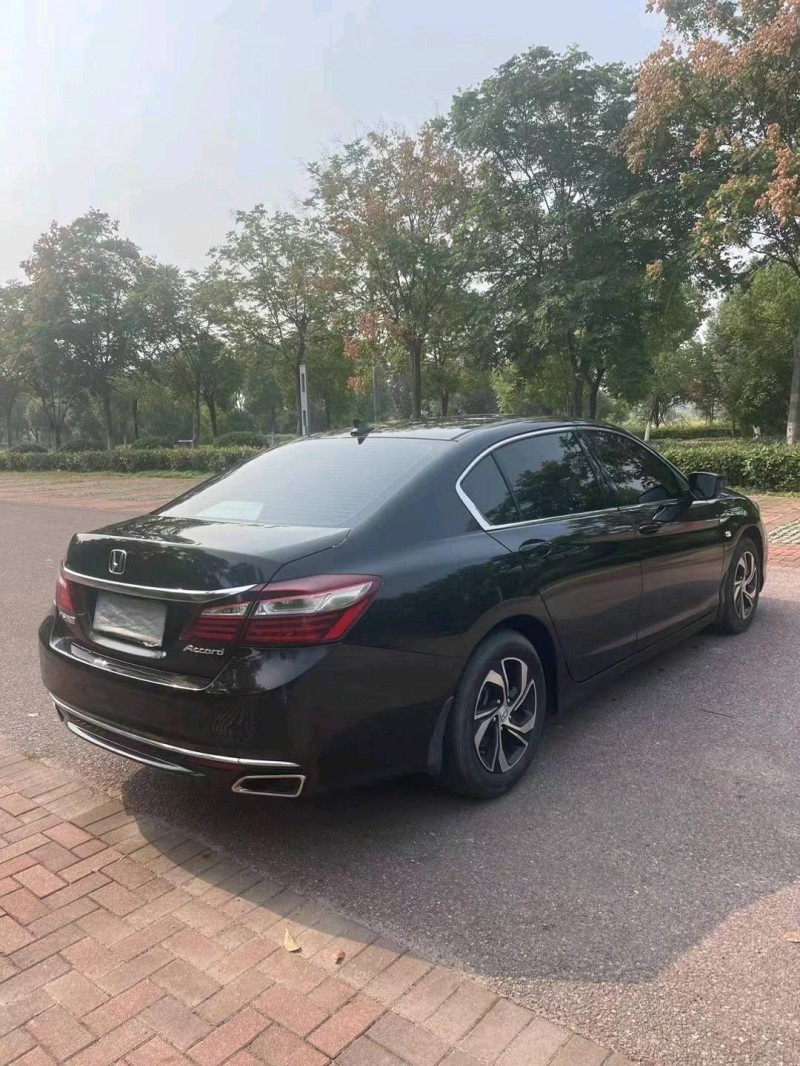 徐州16年本田雅阁8