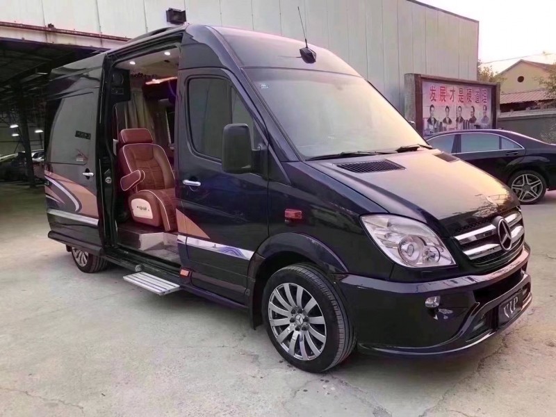 济宁14年奔驰斯宾特3