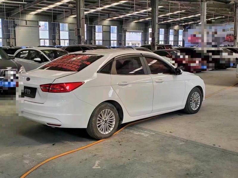 济宁17年福特福睿斯7