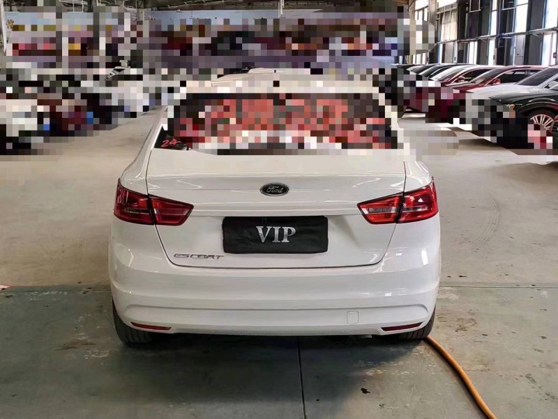 济宁17年福特福睿斯9