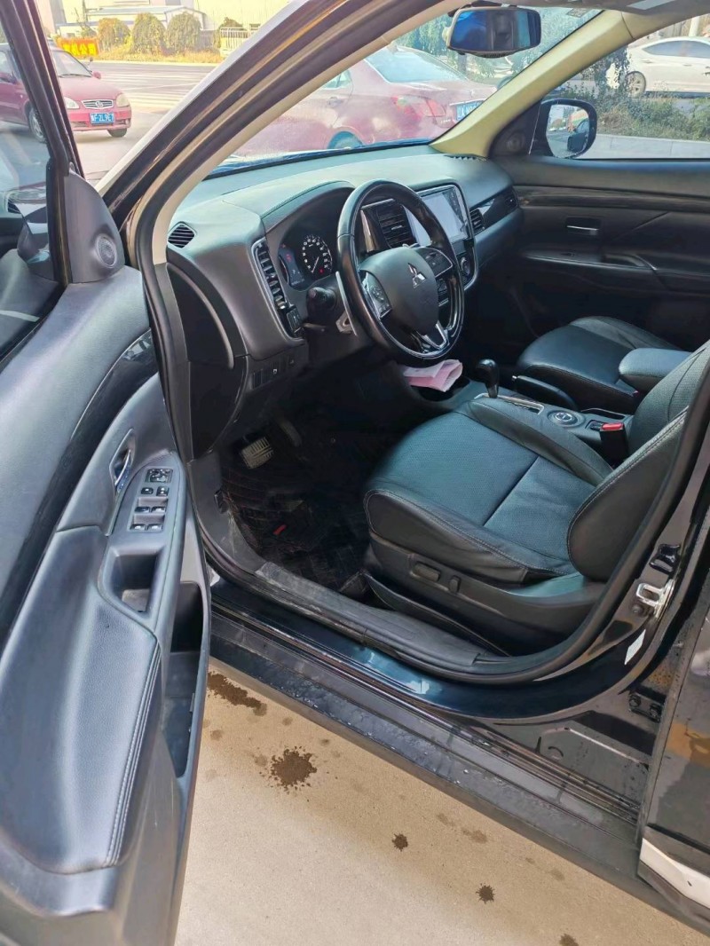 保定17年三菱欧蓝德4