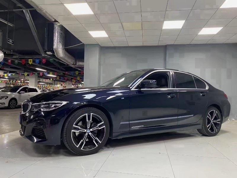 成都21年宝马3系4