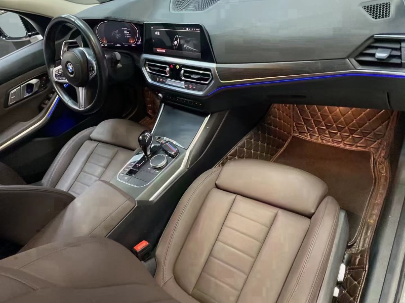 成都21年宝马3系9