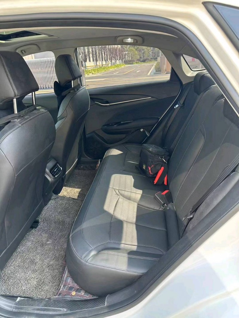 苏州21年别克英朗5