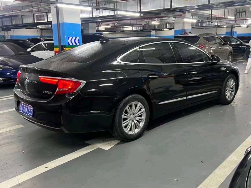 重庆18年别克君越4