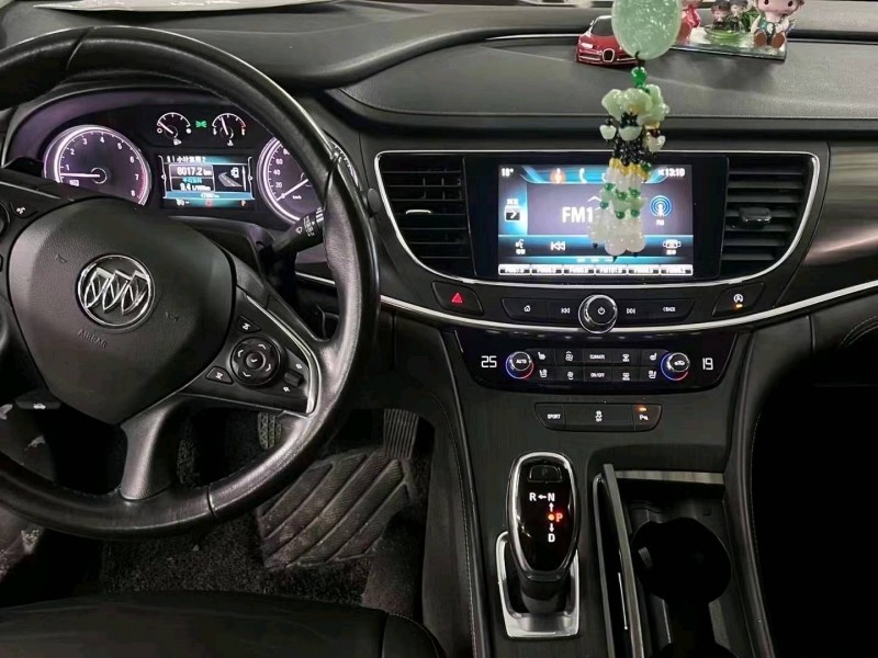 重庆18年别克君越6