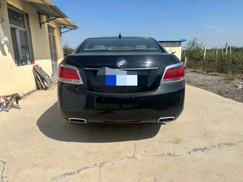 枣庄12年别克君越5