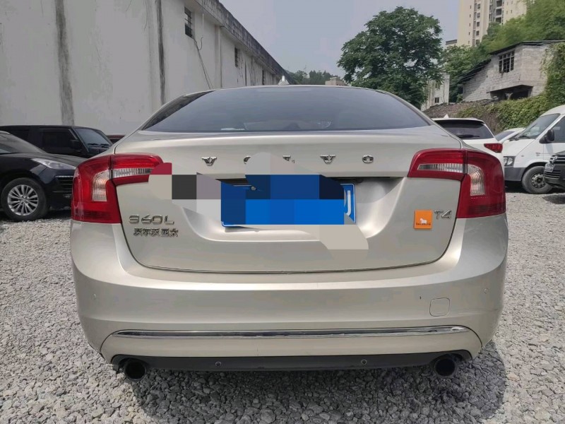 重庆17年沃尔沃S60L8
