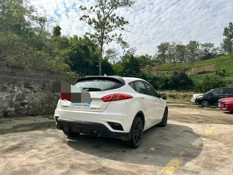 重庆17年长安汽车逸动5