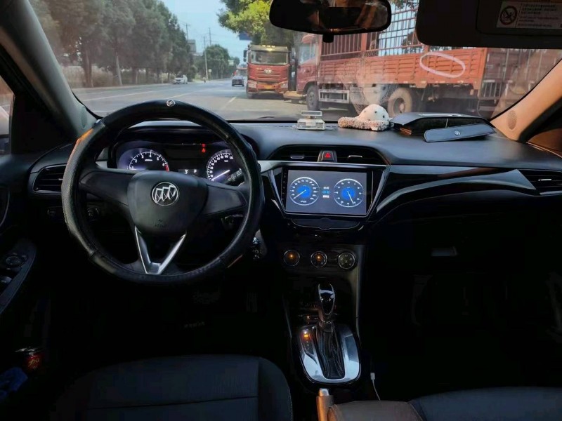 嘉兴19年别克凯越4