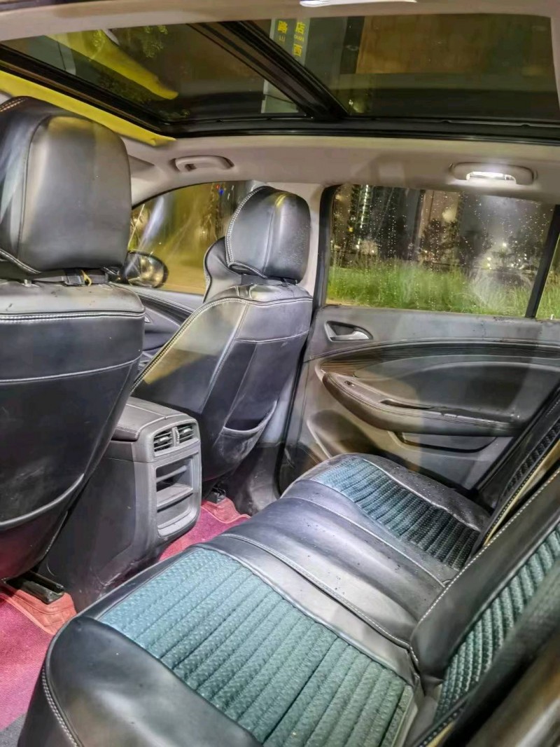 武汉21年别克昂科威6