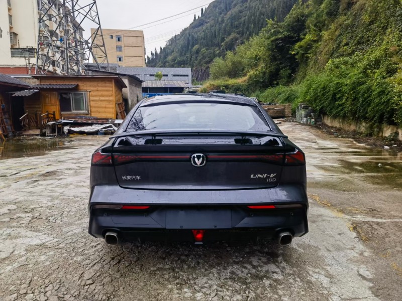 安順23年長安汽車UNI-V9