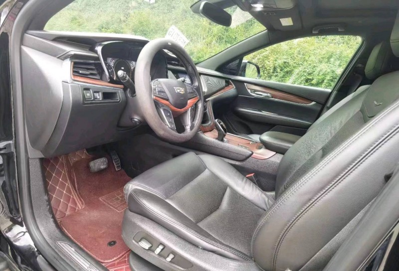 遵義18年凱迪拉克XT54