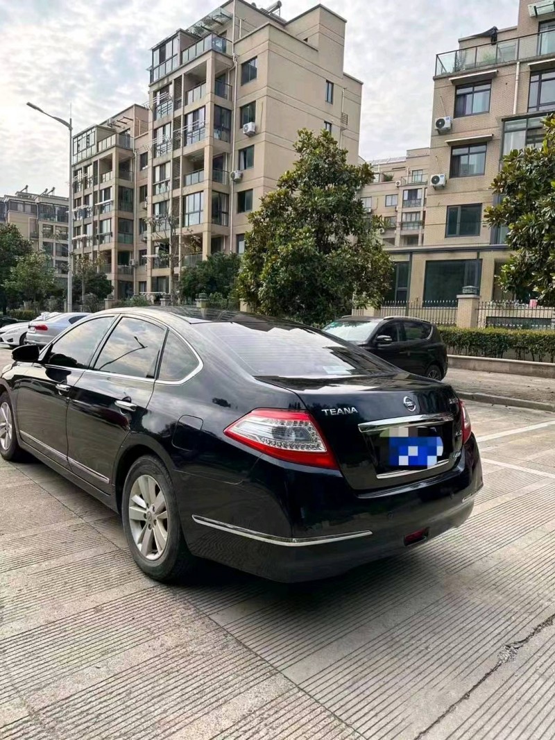 嘉兴12年日产天籁8