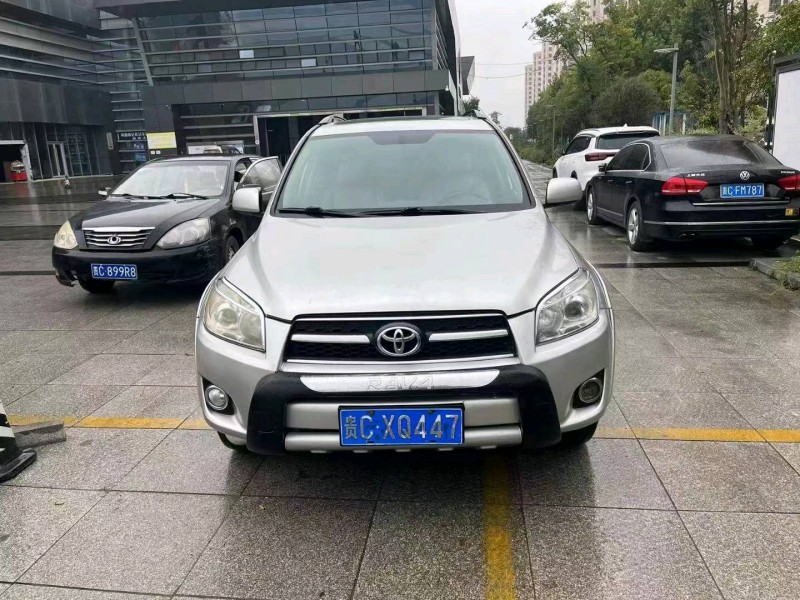 安順11年豐田RAV4榮放1