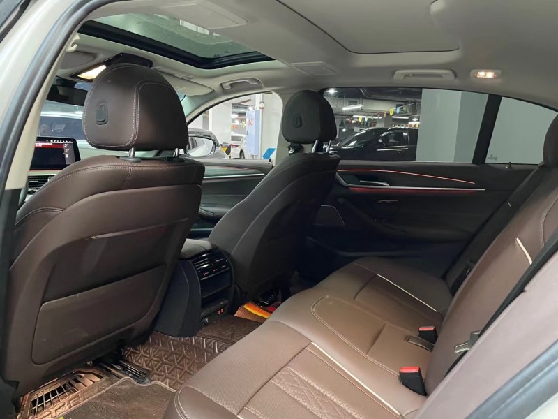 成都21年宝马5系8