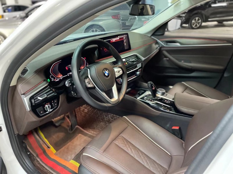 成都21年宝马5系9