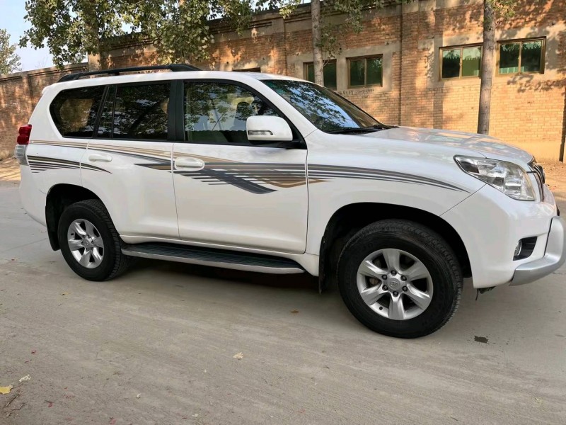 保定12年丰田普拉多3