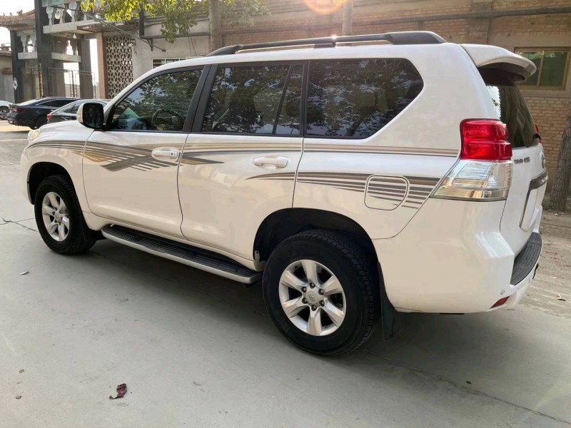 保定12年丰田普拉多4