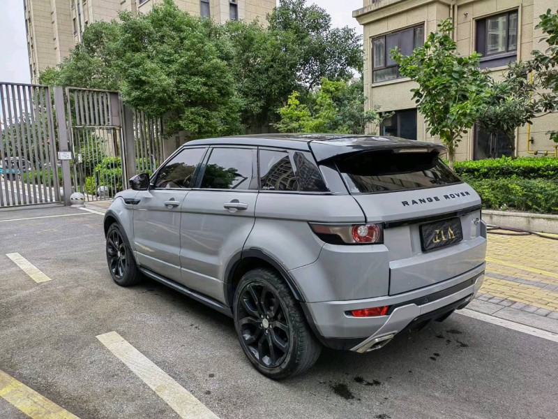 苏州14年路虎极光8