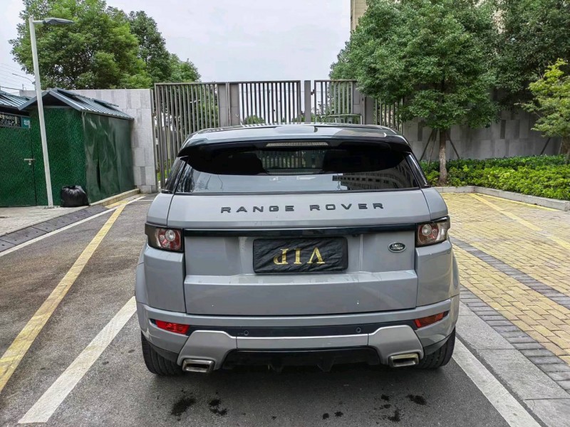 苏州14年路虎极光9