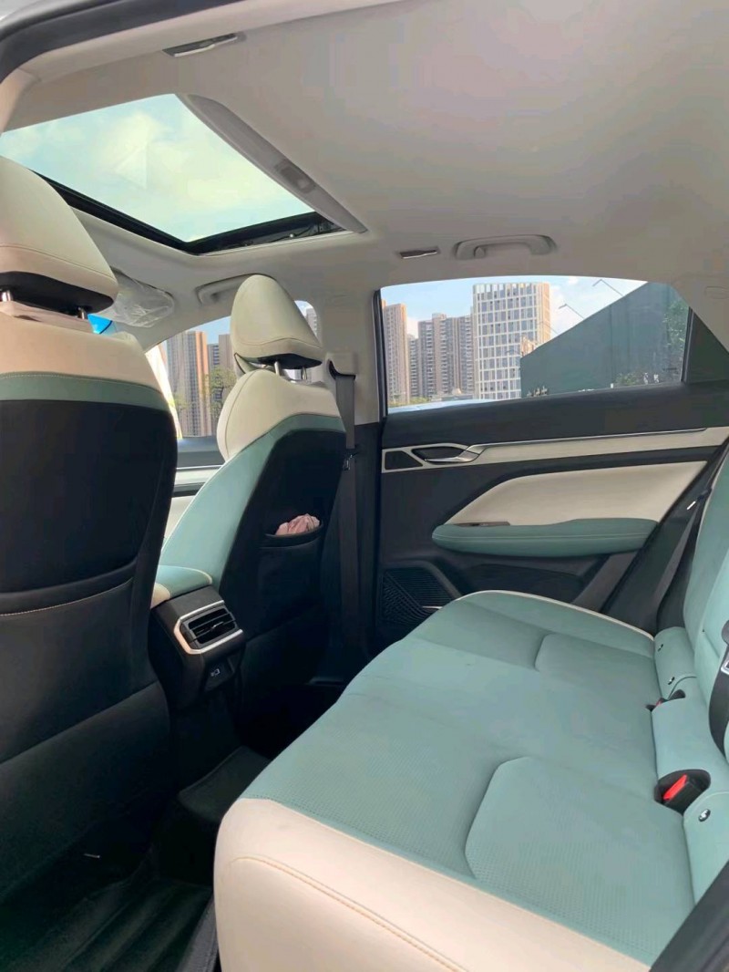 佛山23年吉利帝豪8