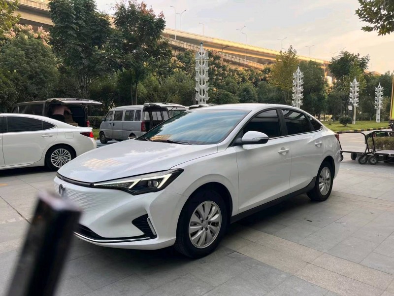 武汉22年长安汽车逸动2