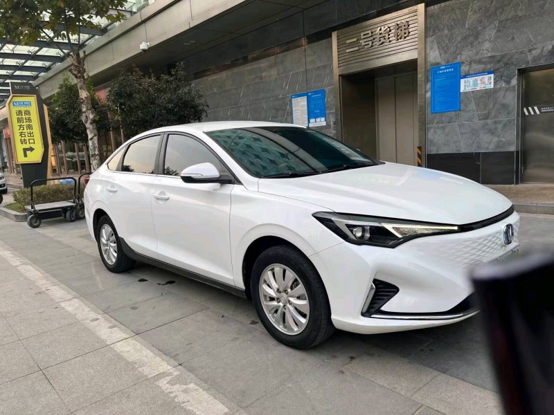 武汉22年长安汽车逸动3