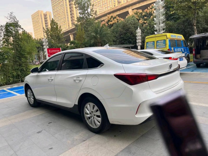 武汉22年长安汽车逸动5