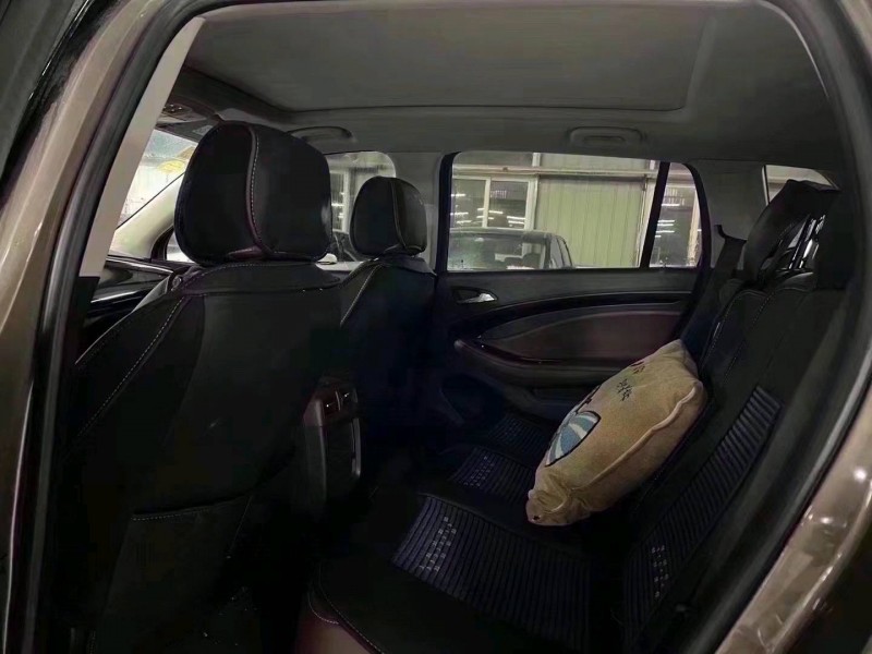 济宁19年别克昂科威6