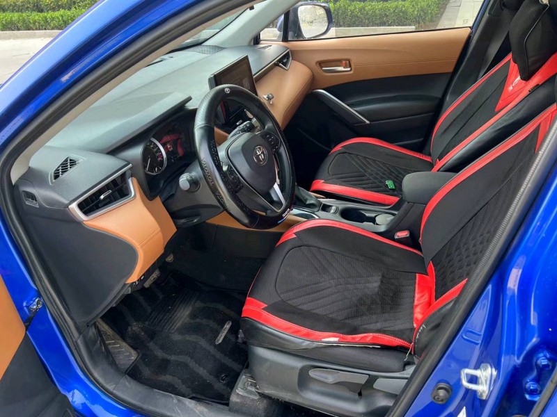 济宁22年丰田锐放5