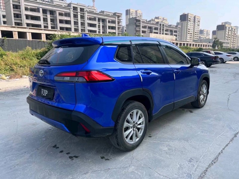 济宁22年丰田锐放7