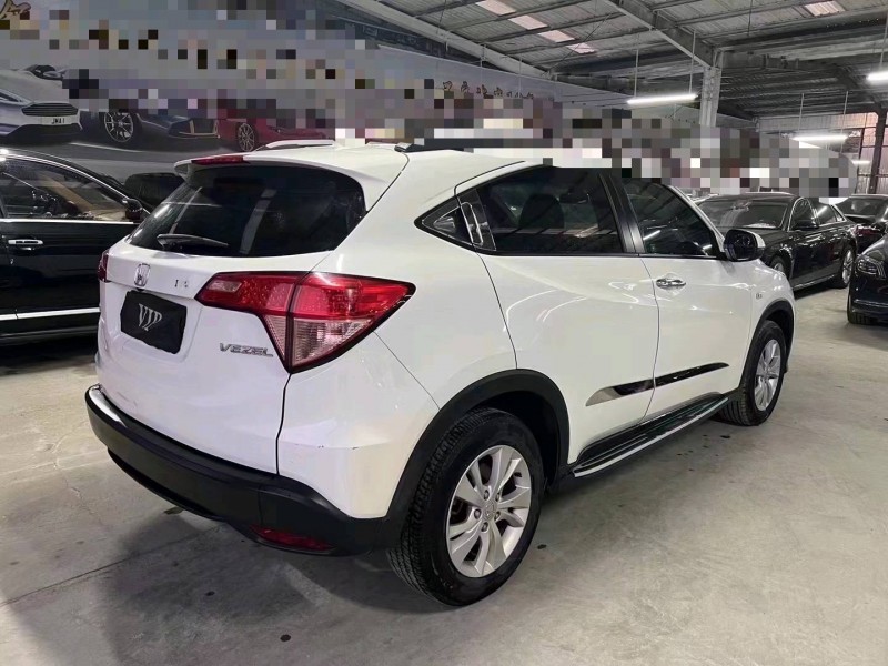 济宁16年本田缤智7