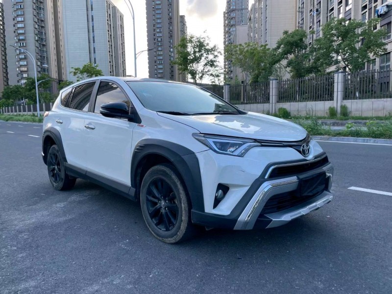 苏州19年丰田RAV43