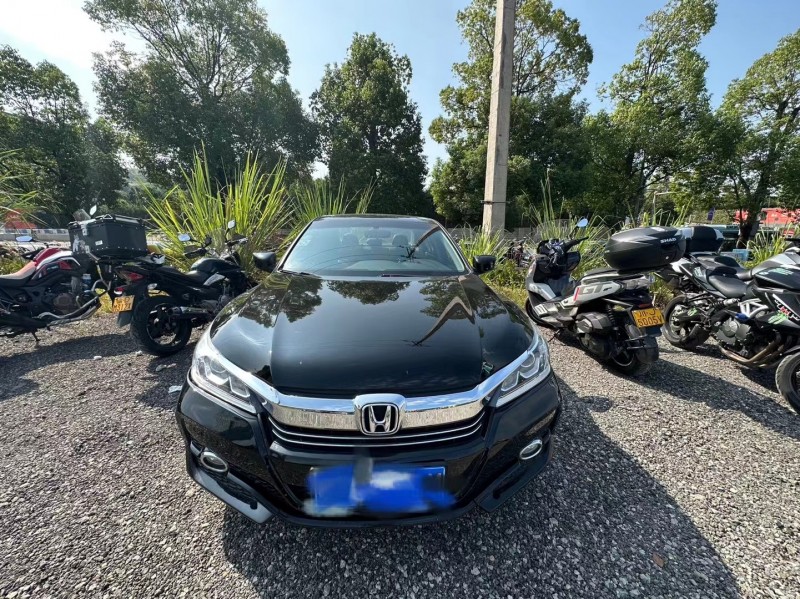 榆林17年本田雅阁1