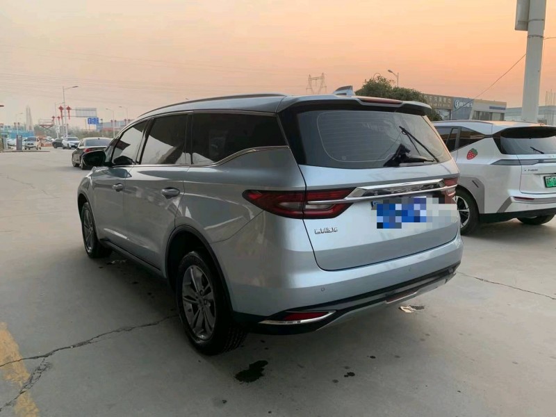 保定22年吉利嘉际8