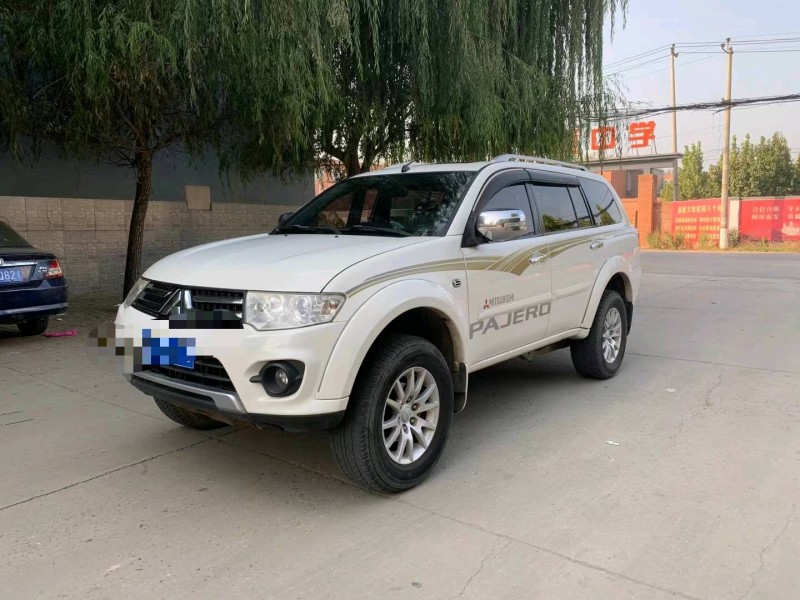 保定14年三菱帕杰罗·劲畅2