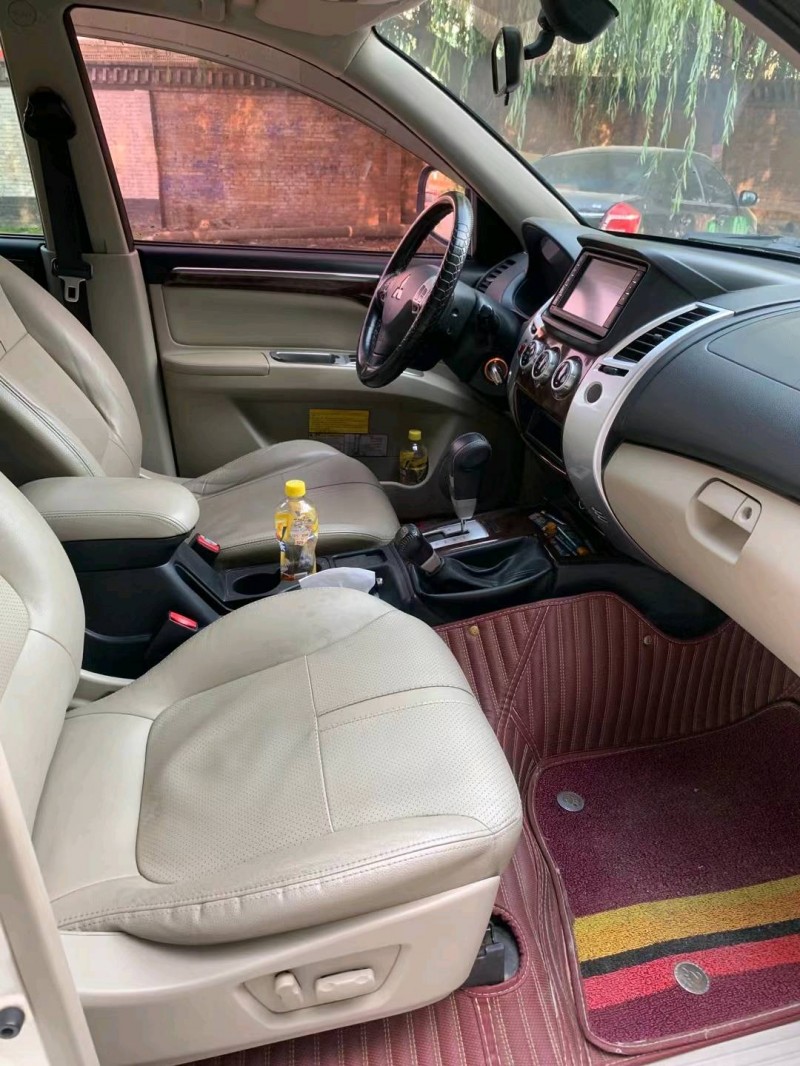 保定14年三菱帕杰罗·劲畅6