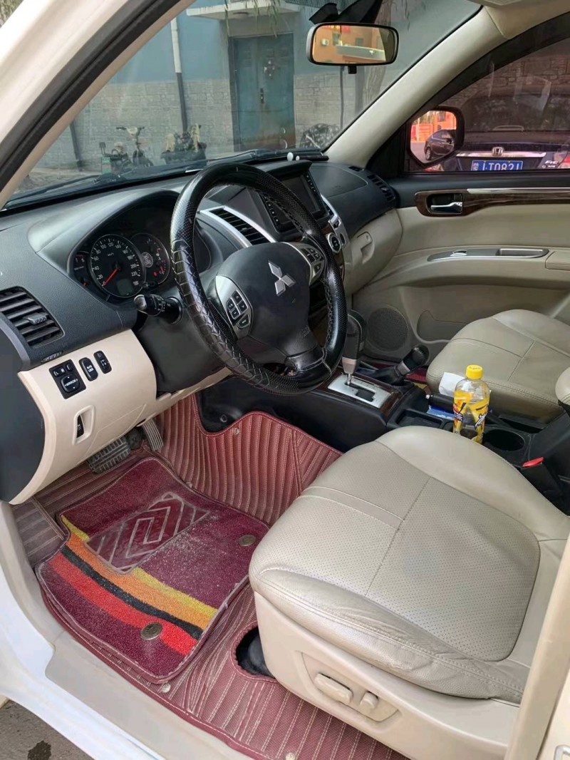 保定14年三菱帕杰罗·劲畅7